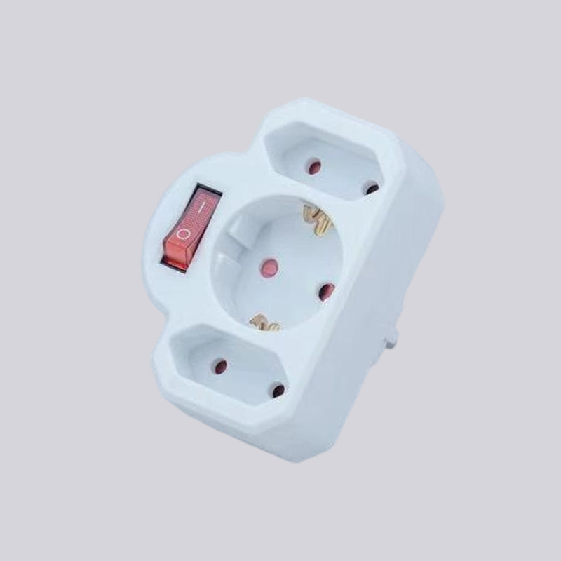 G01-01/2K tipo alemán un enchufe redondo, dos enchufes planos, con adaptador de interruptor