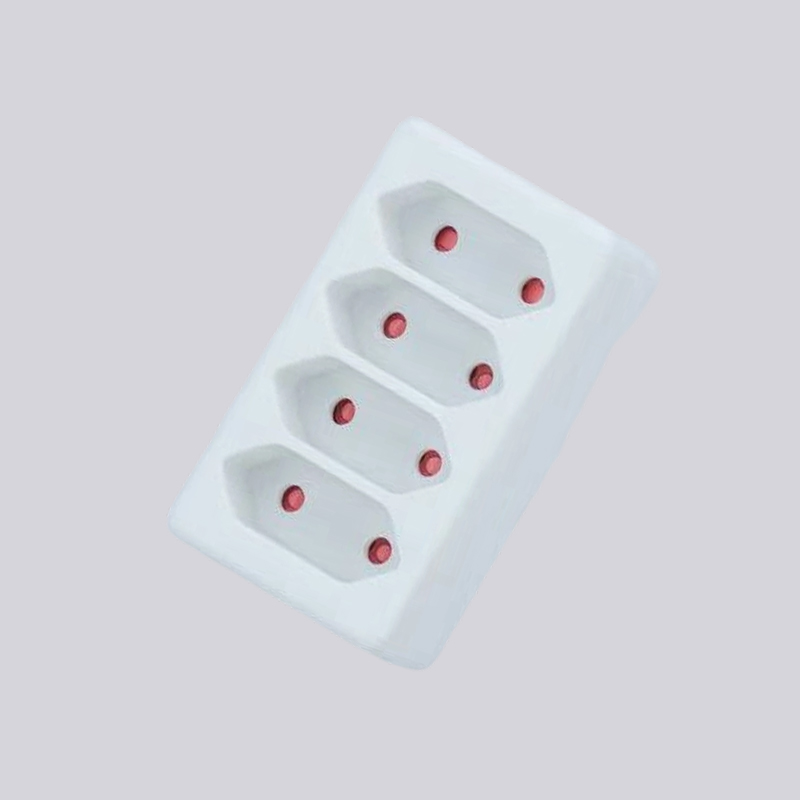 Adaptador de cuatro enchufes planos tipo alemán G01/4